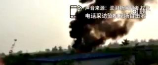 Copertina di Cina, precipita un aereo durante un air show: 4 morti. Da chiarire la causa: guasto o errore umano