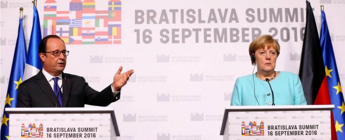 Bratislava, l’ira di Renzi non invitato al briefing finale di Merkel e Hollande: “Non condivido le loro conclusioni”