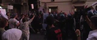 Copertina di Catania, arriva Renzi: scontri tra manifestanti e polizia