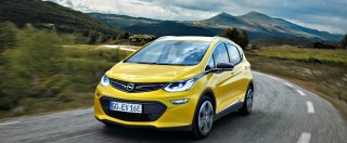 Copertina di Auto elettriche, ansia da autonomia? La Opel Ampera-e fa 400 km con un pieno – FOTO