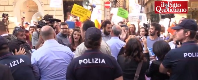 Copertina di Fertility Fake vs Fertility Day, “Ministro dimettiti”. Lei: “Non capite di che parliamo”