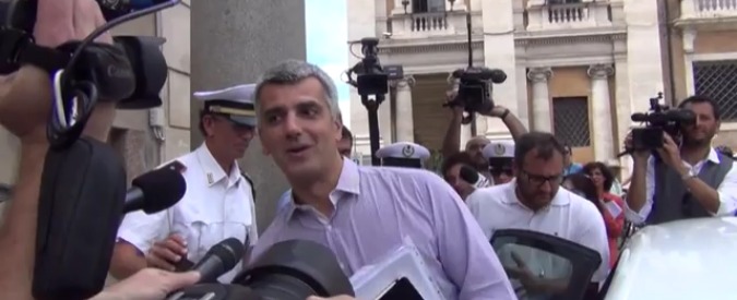 Copertina di Crisi Raggi, assessore Meloni: “Muraro si dimette? No”. “Marra e Romeo? Bravi ragazzi”