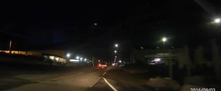 Copertina di Meteora solca i cieli di Portland: le spettacolari immagini riprese da un automobilista