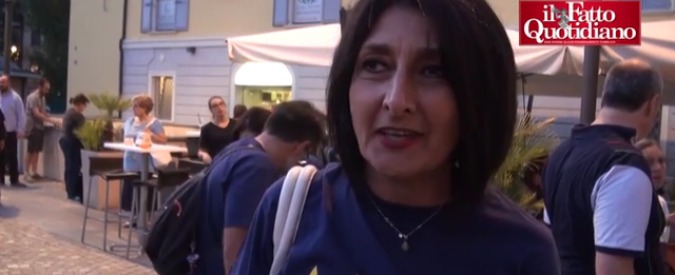 Copertina di M5s, attivisti di Parma vs Di Maio. La protesta silenziosa: “Roma? Si usano due pesi e due misure”