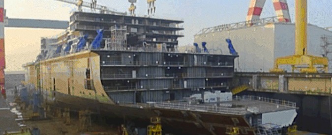 Copertina di La mega nave nasce in un minuto. Il timelapse dalla prima posa al galleggiamento