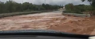 Copertina di Ostuni, le immagini del nubifragio: un fiume di acqua e fango divora le strade