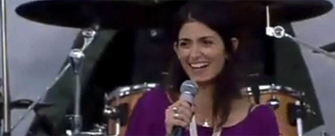 Copertina di Italia 5 Stelle, Raggi: “Hanno tremato per il No ai Giochi, il referendum sarà la loro fine”