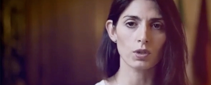 Copertina di Roma, Raggi: “Inchiesta su Muraro? In attesa delle carte l’assessore continuerà a lavorare”