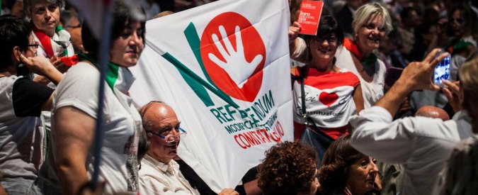 Referendum, confronto Renzi-Smuraglia: la platea fischia al premier per il Jobs Act. E tra il pubblico si sfiora la rissa