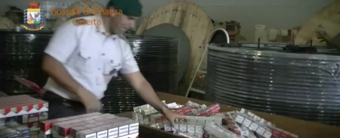 Copertina di Caserta, sequestrate 5 tonnellate di sigarette per un valore di 1 milione e mezzo di euro: 14 arresti
