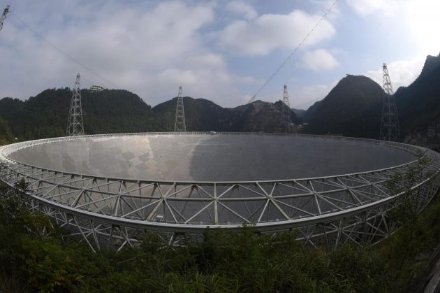 Cina: un enorme telescopio per trovare gli alieni