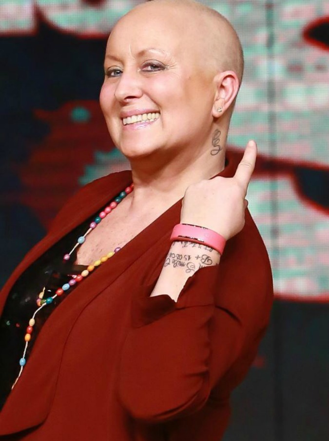 Carolyn Smith smentisce: “Non ho sconfitto il cancro. Ora inizia la seconda parte di questa battaglia”