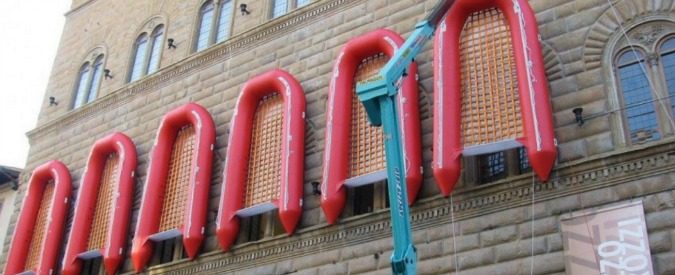 Firenze: i gommoni di Weiwei tra arte, politica e show business