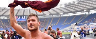 Copertina di Roma, ricomincia il tormentone sul futuro di Totti. Intanto lui entra, sforna un assist e segna il gol decisivo