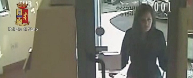 Copertina di Figlia del boss in manette. Il video dell’ultima rapina: entra armata in gioielleria