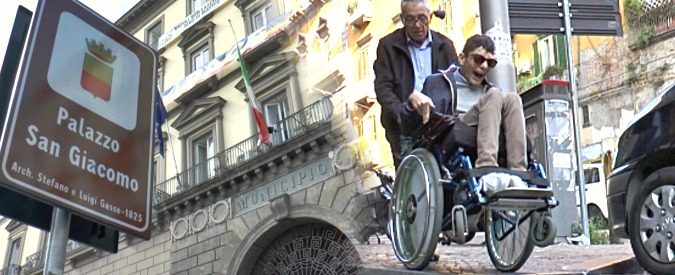 Il Pd vota compatto contro il trasporto dei disabili. Meglio darsi al golf