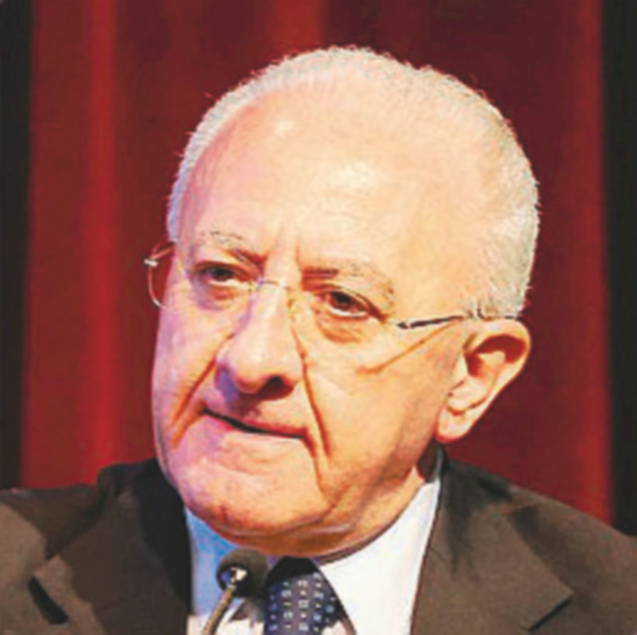 Enzo De Luca e la Riforma: “Non è proprio Montesquieu” Enzo De Luca e la Riforma: “Non è proprio Montesquieu”