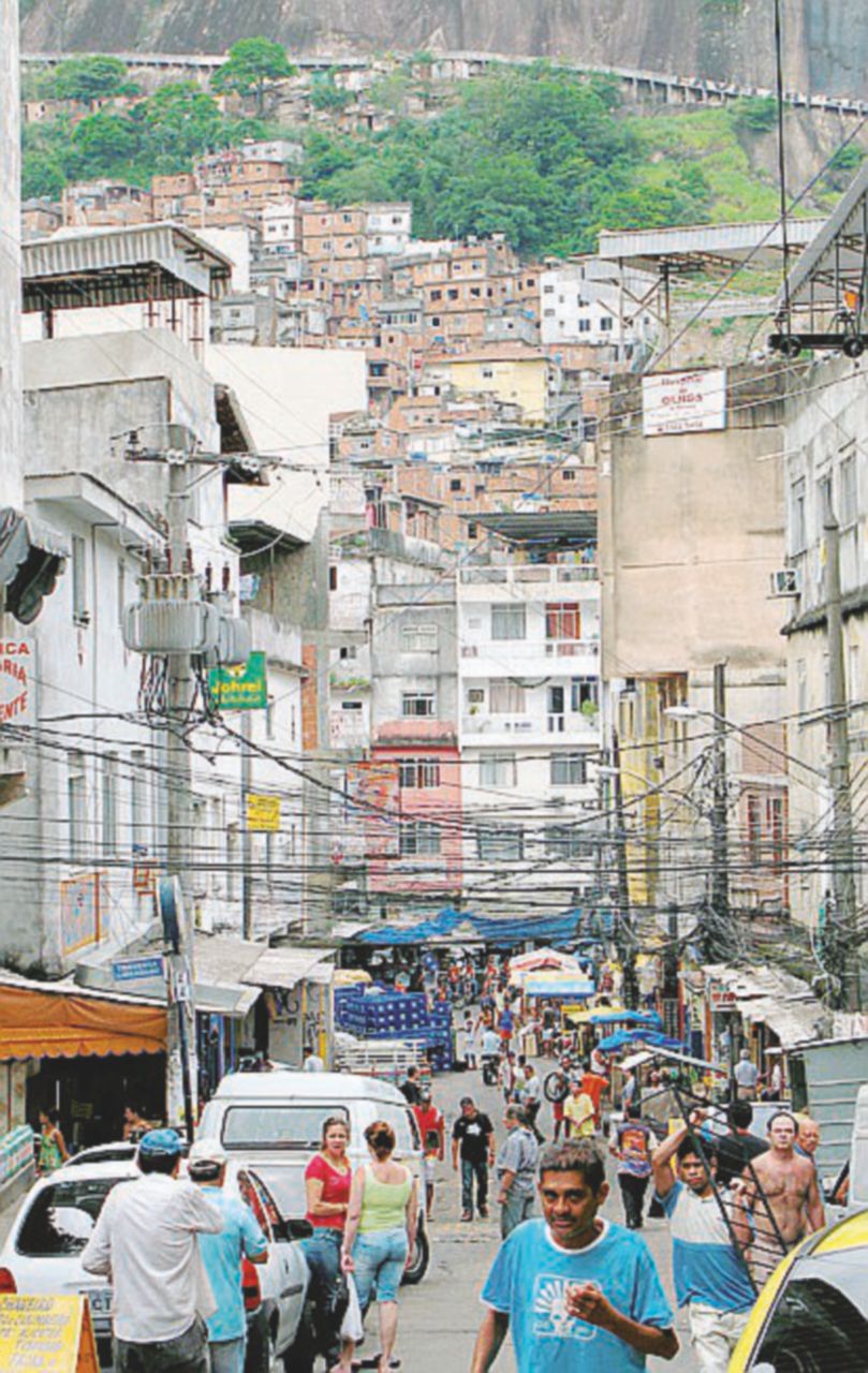 Le favelas, da vergogna a serbatoio di voti