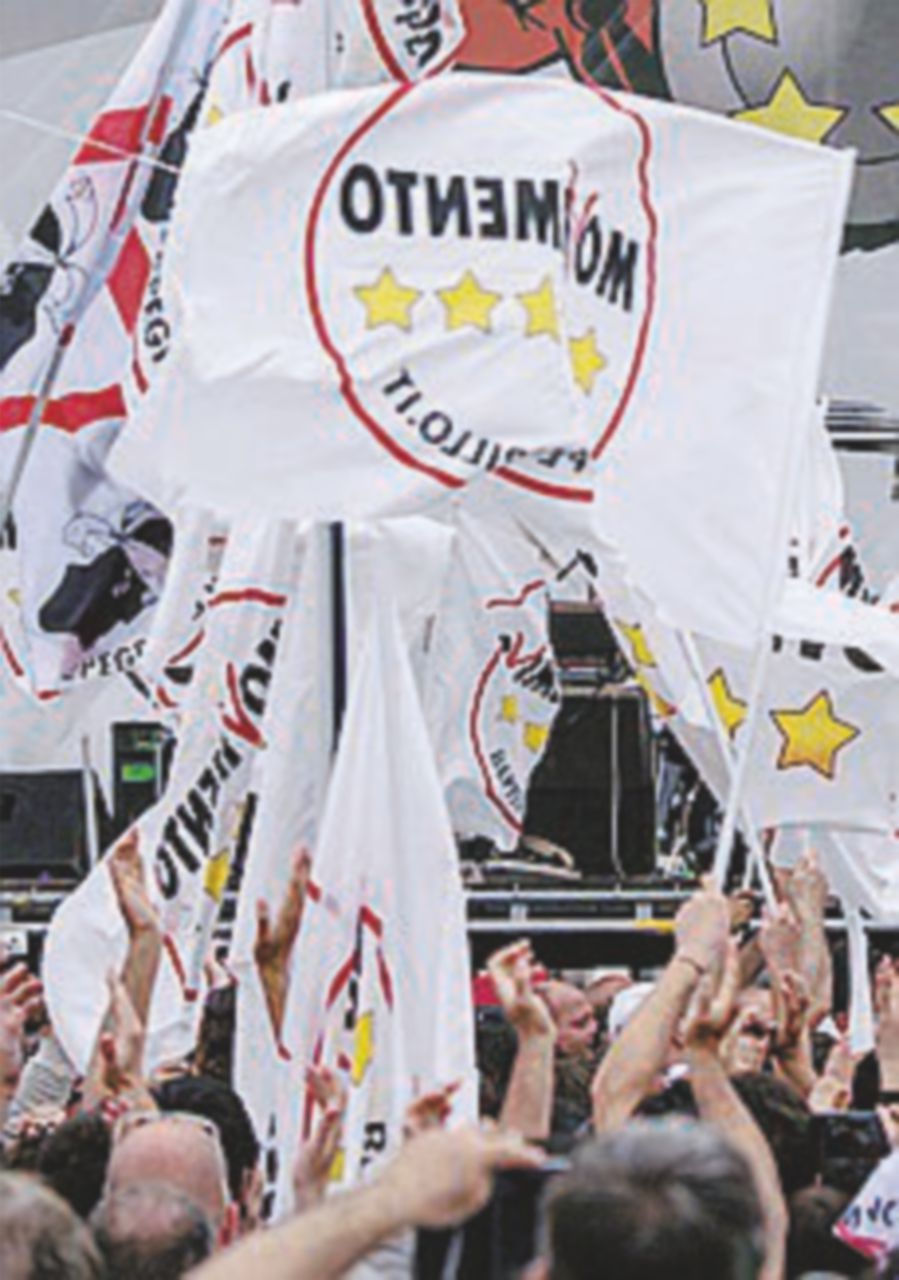 In treno coi pendolari, il nuovo tour anti-riforme del M5S