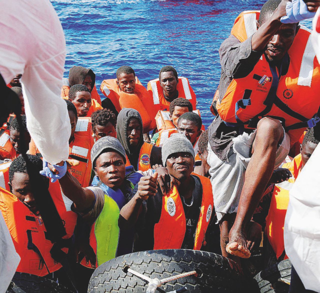 Migranti, 6055 persone salvate in un solo giorno