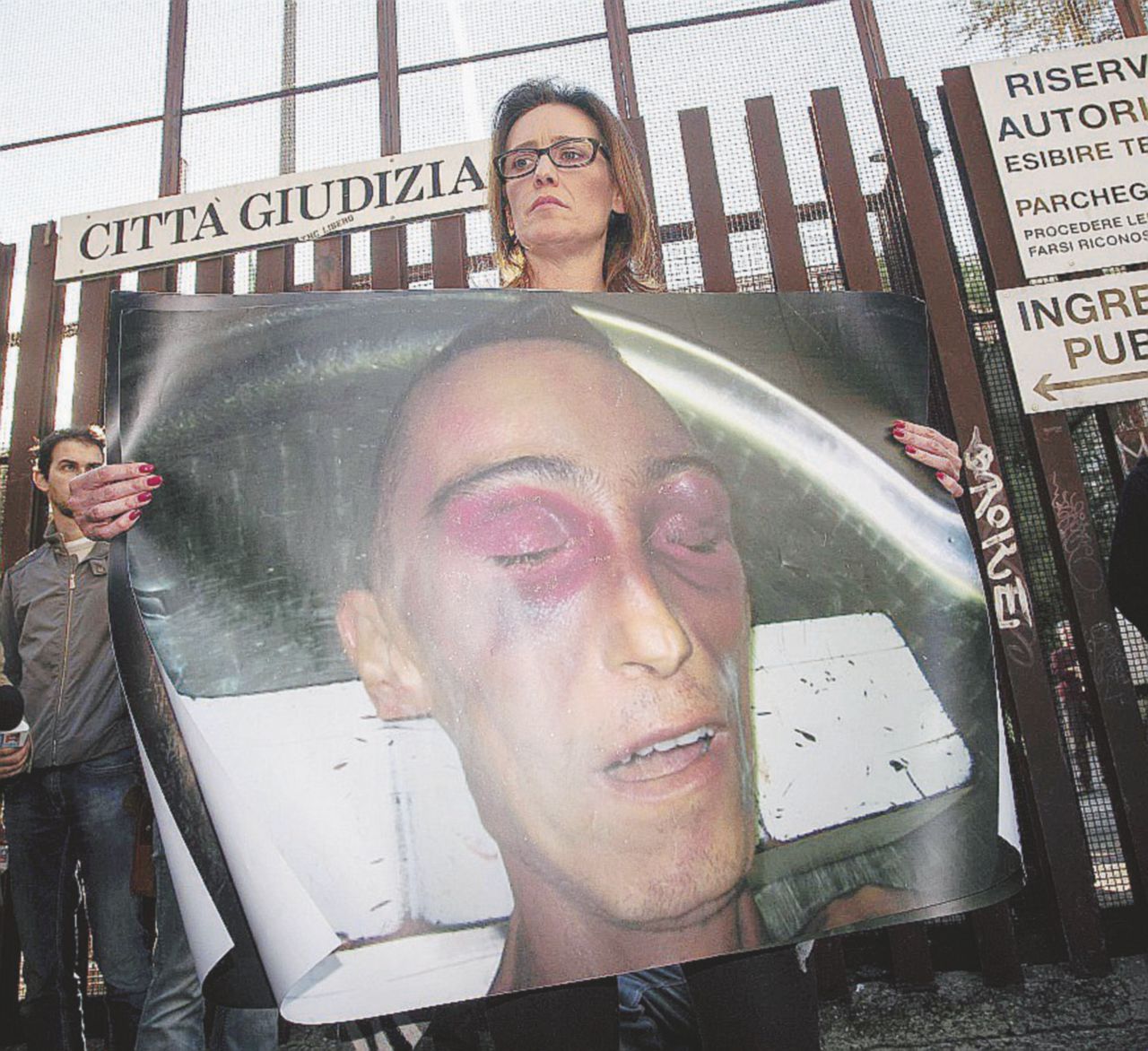 Fame, epilessia, droga: tutte le morti di Cucchi
