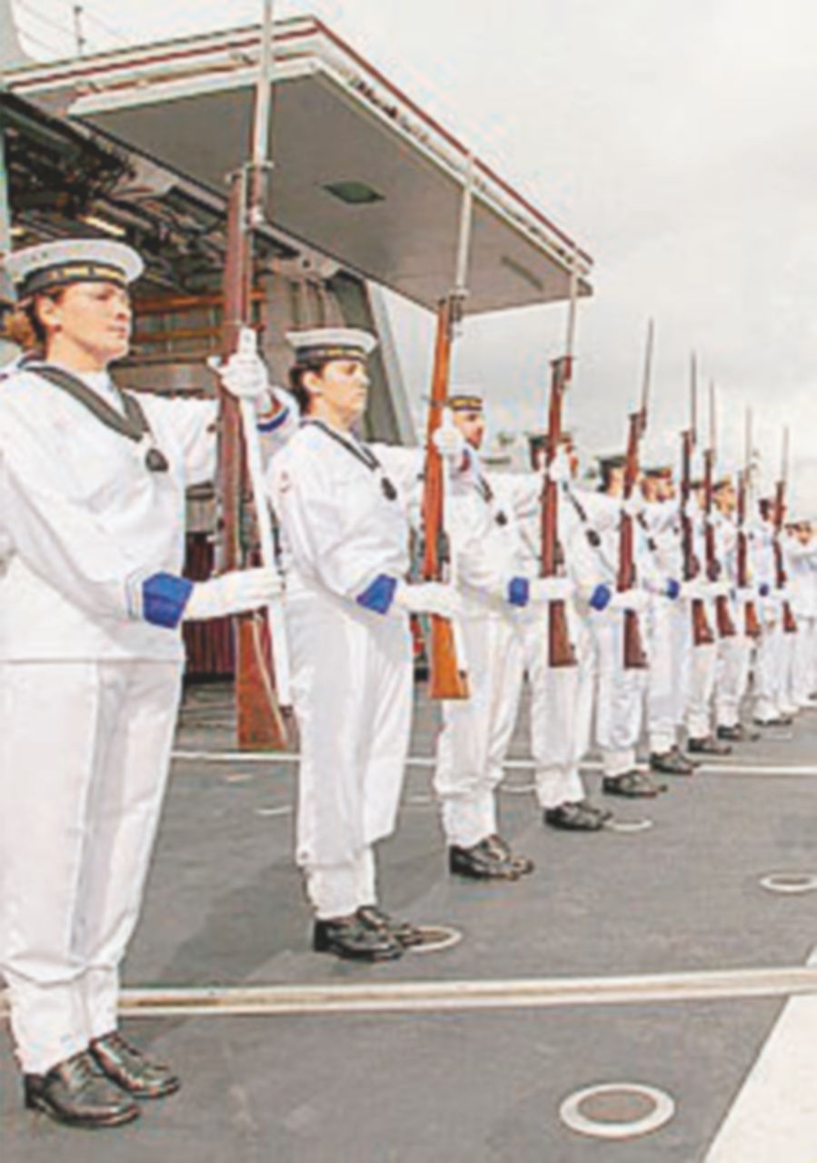 Tangenti alla Marina: i soldi nascosti anche in un panettone