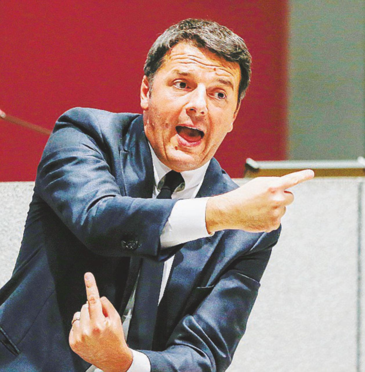 Copertina di “Cari dem, guardatevi allo specchio. La Raggi ora ha nemici potenti”