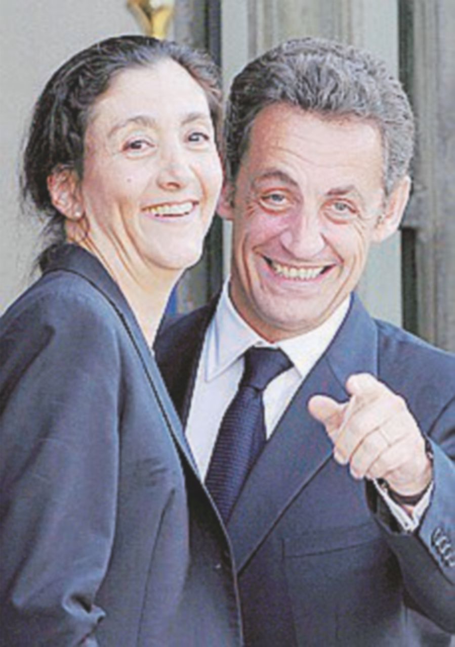 Betancourt in campo: “Sostengo Sarkozy, mi ha salvato la vita”