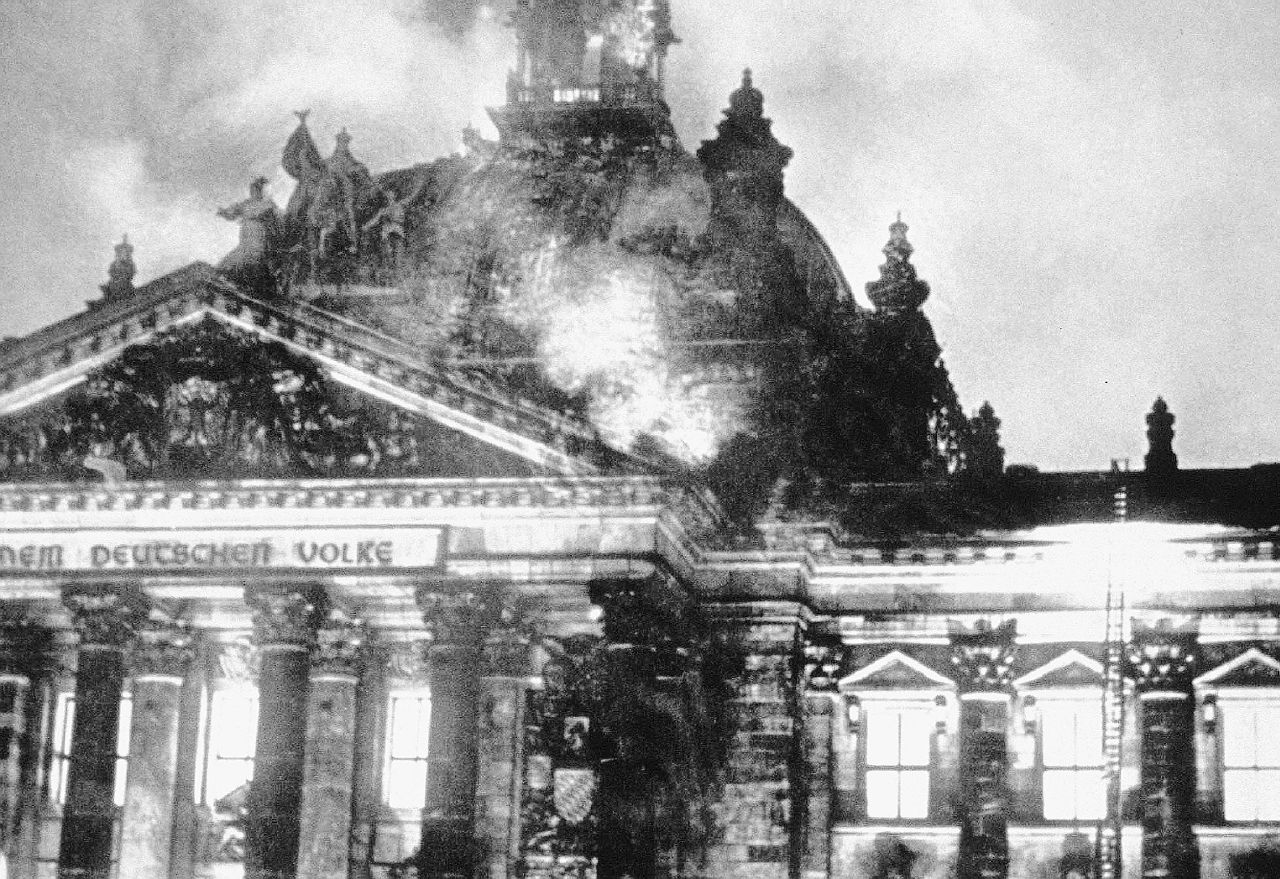 Bottiglie di Cointreau per uccidere Hitler