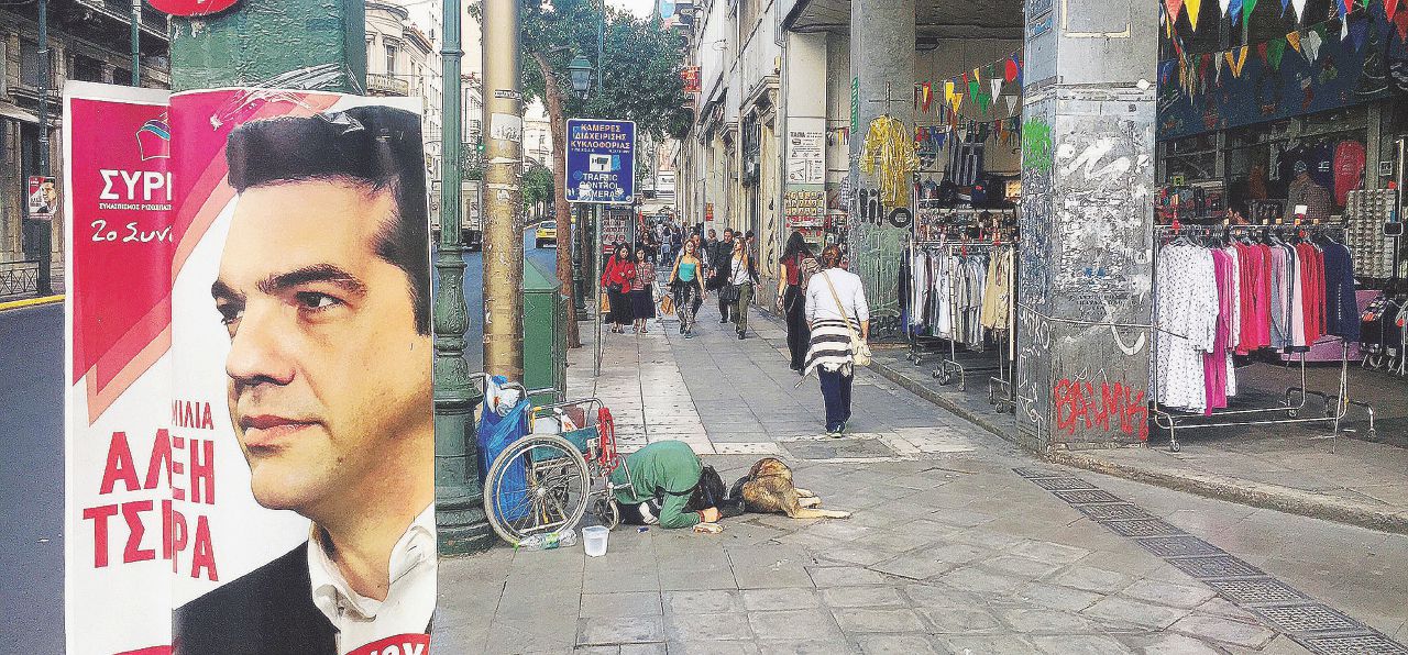 I greci traditi da Tsipras: “Ci fa portare via la casa”