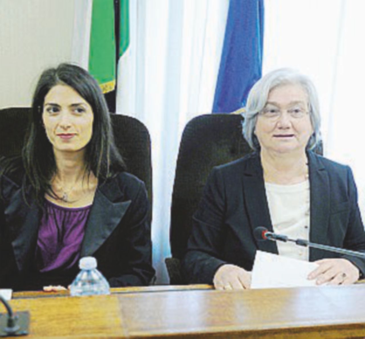 Raggi: “In Comune era il Far West, però non posso cacciare i dirigenti indagati”