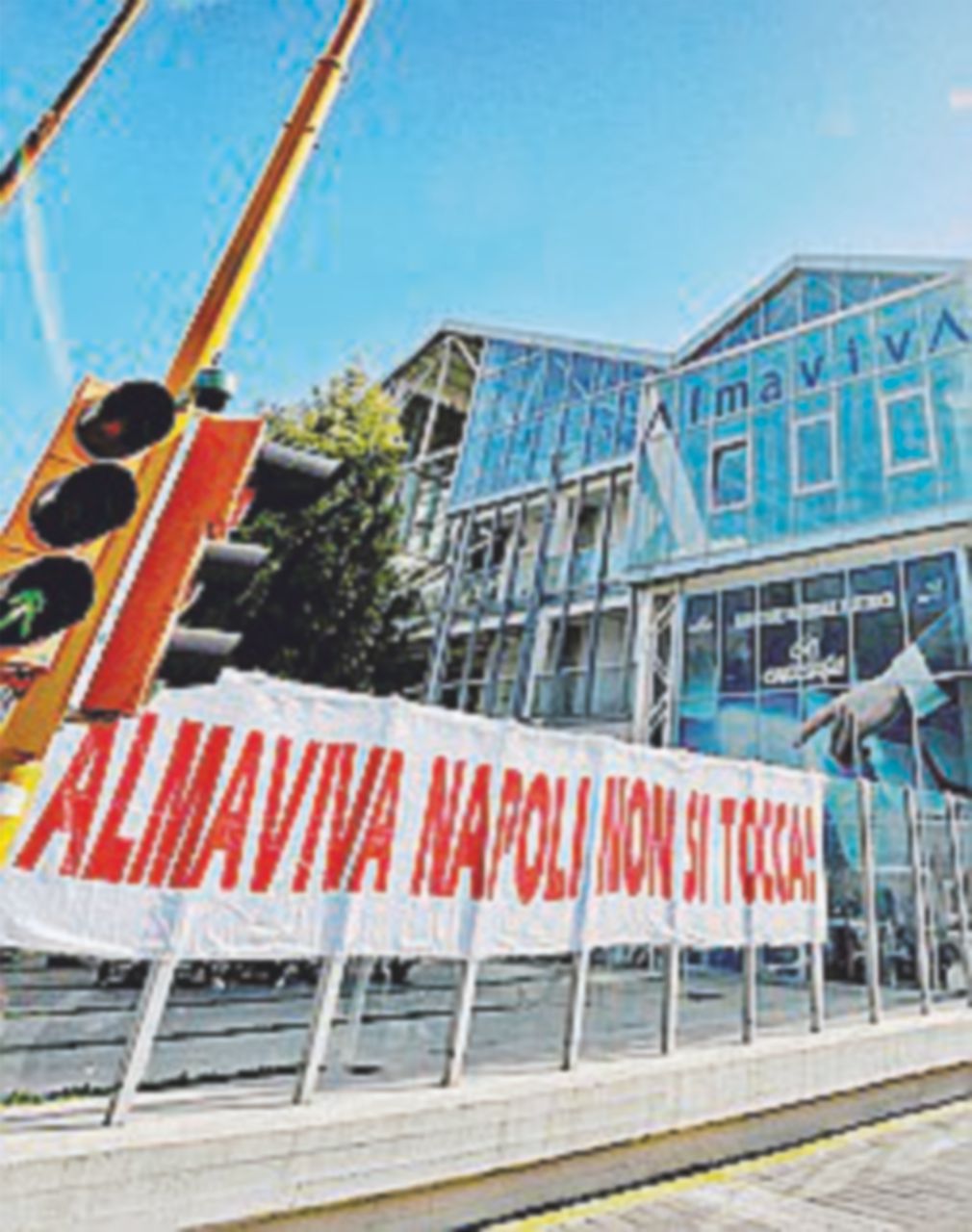 Almaviva, allarme dei sindacati: 80 mila posti a rischio nel settore