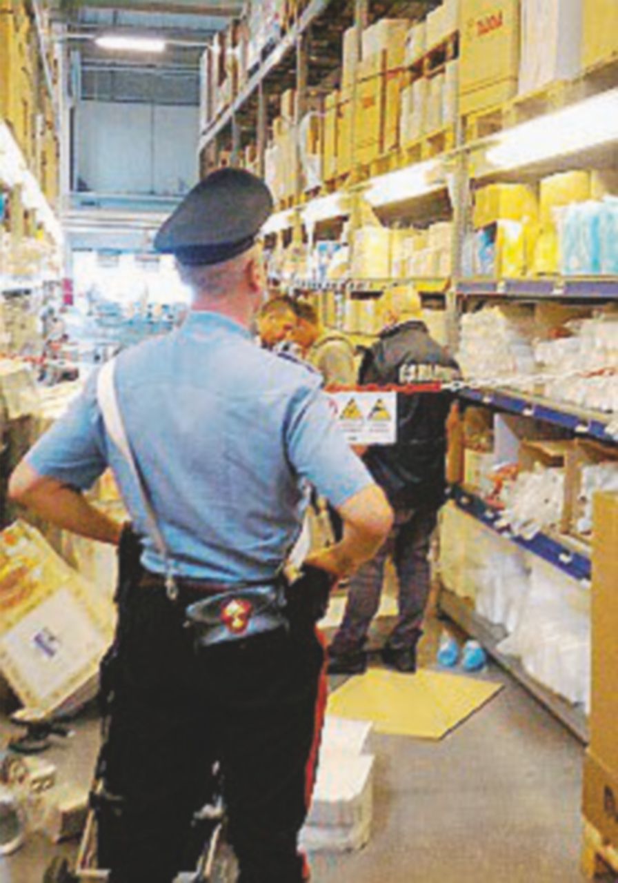 Cagliari, bimba morta sotto gli scaffali al supermercato