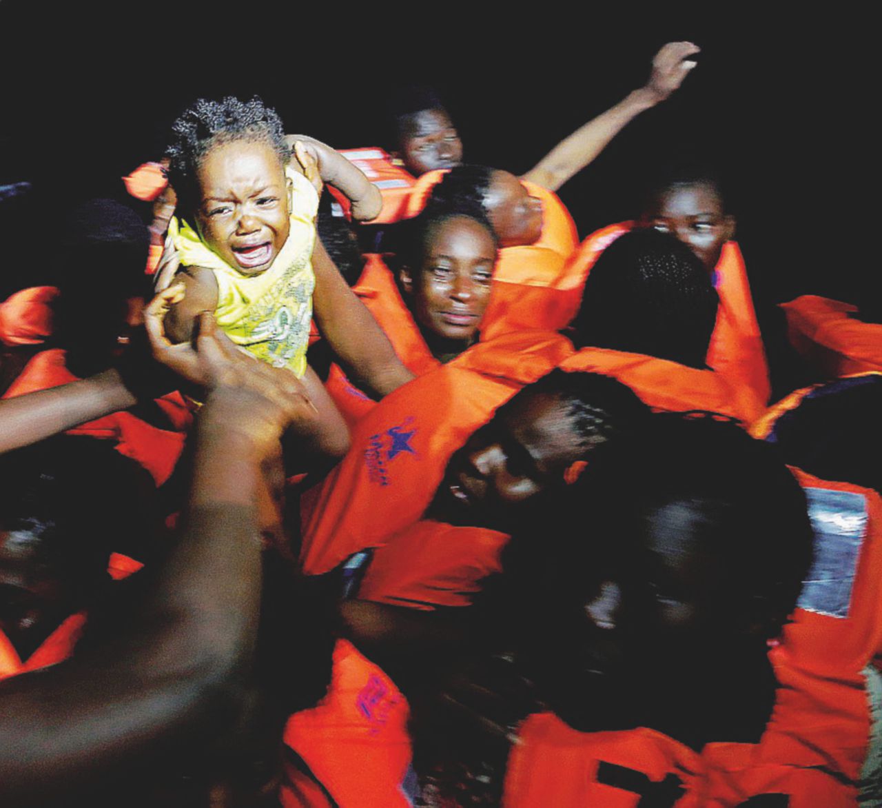 Migranti, altri feriti e morti tra mare e confini italiani