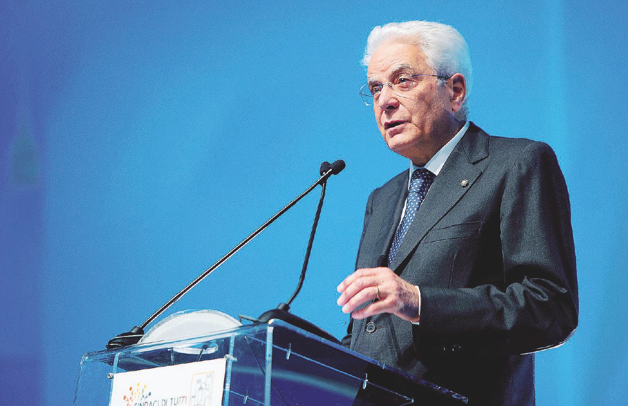 “Mattarella vota Sì”: l’arbitro-giocatore tace e conferma Scalfari