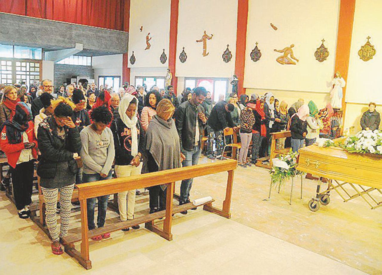 Copertina di “Alcol e coraggio, così tentiamo di saltare sui Tir a Ventimiglia”