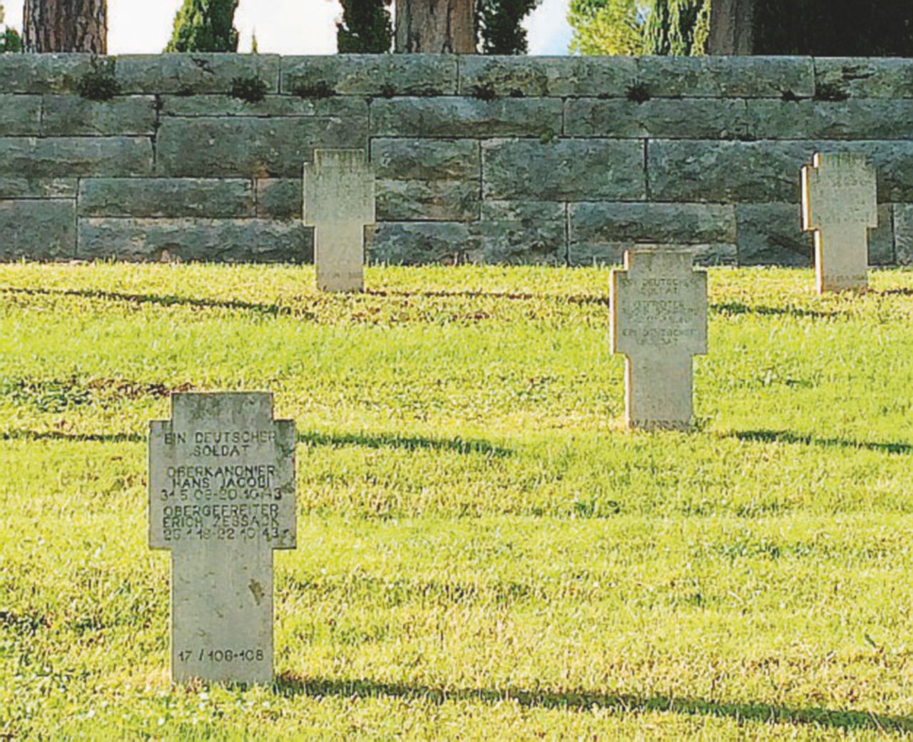 Copertina di Il cimitero militare tedesco di Caira e i morti di una guerra mai conclusa