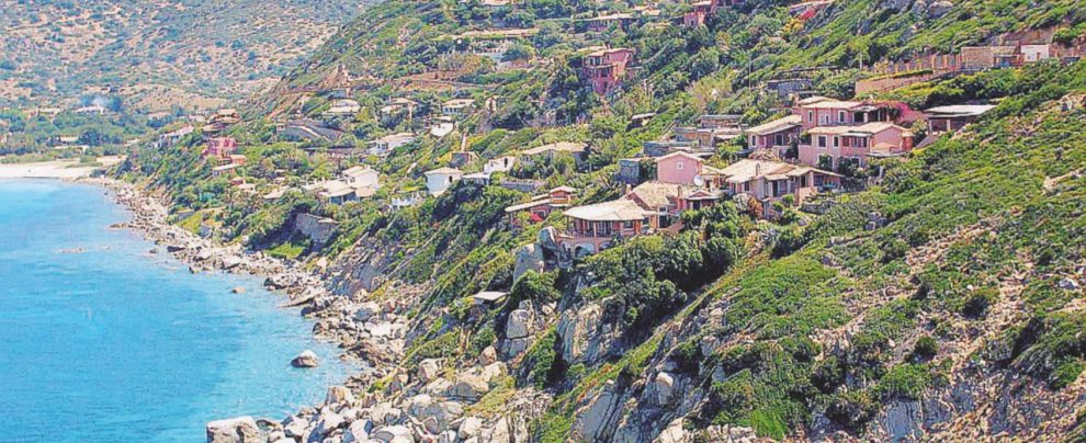 Polemiche per la norma per cedere il demanio sardo - Ansa Allarme in Sardegna: grande svendita ai privati