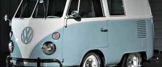 Copertina di Volkswagen, il “mini” Bus restaurato va all’asta – FOTO