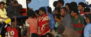 Copertina di Migranti, oltre 4mila persone in arrivo in diversi porti italiani. 153mila sbarcati da inizio anno: superato il record del 2014