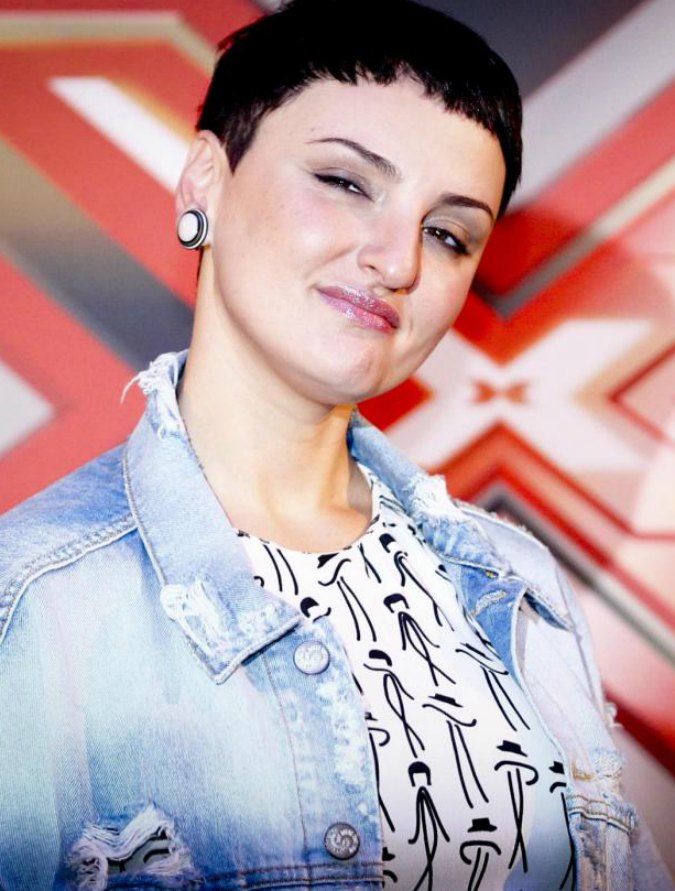 X Factor 2016: Arisa, giudice buffo e bizzarro, è una di noi. Ecco perché