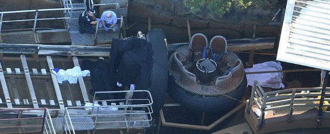 Copertina di Tragedia al parco divertimenti, quattro morti sulla giostra delle rapide