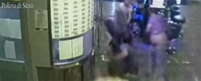 Copertina di Roma: linciano africano in sala slot, incastrati dal video. Dovranno rispondere di tentato omicidio aggravato da odio razziale