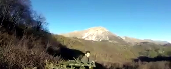 Copertina di Terremoto, gruppo di cacciatori filma il momento esatto della scossa