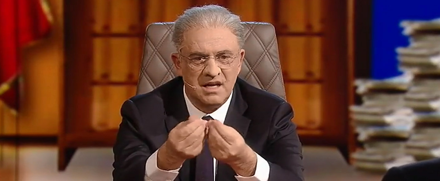 Copertina di Crozza-De Luca: “Di Maio? Un personaggetto che grazie ai 5 Stelle ha la Marcegaglia come colf”