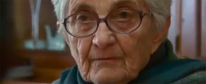 Copertina di Profughi: parla nonna Elena, leader delle proteste di Gorino: “Neri meno intelligenti dei bianchi”