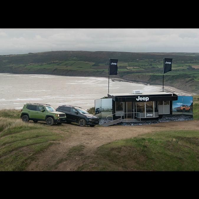 Copertina di Jeep, il regalo di compleanno è una concessionaria “mobile” – FOTO e VIDEO