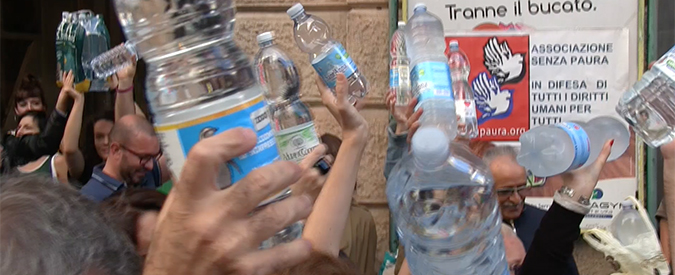 Copertina di Genova: condominio nega l’acqua potabile all’appartamento dei profughi. Ma la città insorge