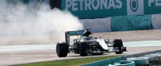 Copertina di Formula 1, Gp Malesia – Hamilton: “Otto piloti con motori Mercedes che arrivano alla fine della gara e solo il mio esplode”