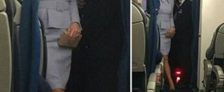 Copertina di Kate Middleton vola da sola un aereo di linea, i passeggeri stupiti postano le foto sui social